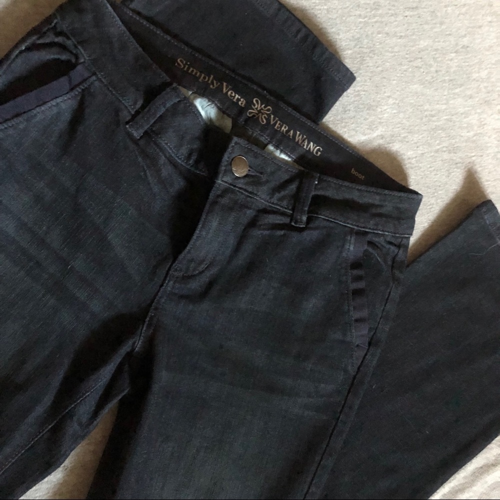 Vera Wang Trouser Jeans. Boot Cut. Size 6
